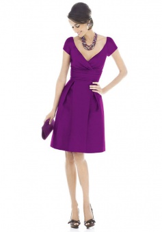 Generous V-neck Short Sleeves Short Purple Mother of the Bride Dress Ruched