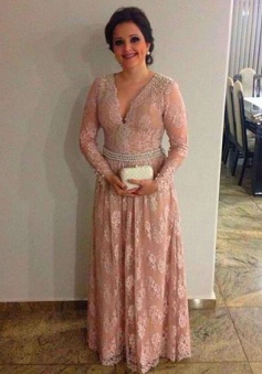 Decent V-neck Long Sleeves Blush Lace Mother of the Bride Dress with Pearls