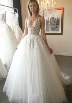 Ball Gown Round Neck Sweep Train Tulle Wedding Dress with Appliques