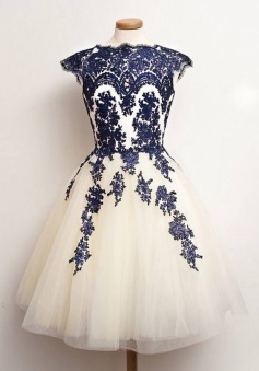 A-Line Scalloped-Edge Cap Sleeves White Tulle Prom Dress With Blue Appliques