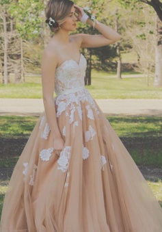 A-Line Sweetheart Floor-Length Champagne Prom Dress with Sash Appliques