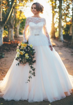 Stunning Backless Long Sleeves Ball Gown Organza Wedding Dress with Beading Lace Top