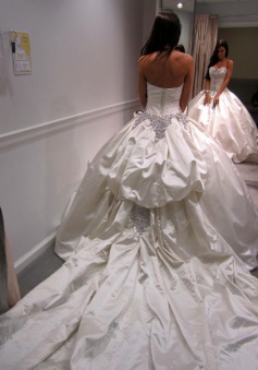 Fabulous Sweetheart Ball Gown Chapel Train Wedding Dress with Beading