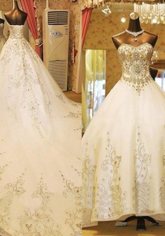 Glamorous Sweetheart Watteau Train Wedding Dress with Beading