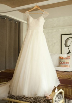 Elegant Scoop Cap Sleeves Sweep Train Beading Pleated Wedding Dress with Pearls