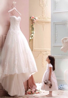 Elegant Sweetheart A-line Long White Lace Wedding Dress /Bridal Gown