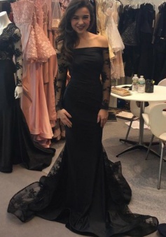 Mermaid Off-the-Shoulder Long Sleeves Black Prom Dress with Appliques
