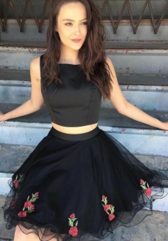 Two Piece Square Short Black Tulle Homecoming Dress with Appliques
