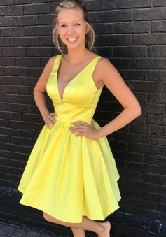 A-Line V-Neck Short Yellow Satin Graduation Dress with Pockets