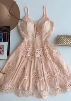 A-Line Spaghetti Straps Short Champagne Tulle Homecoming Dress with Appliques