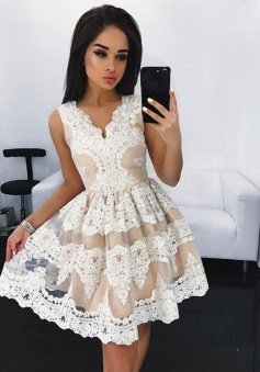 A-Line V-neck Short Iovry Tulle Homecoming Dress with Appliques