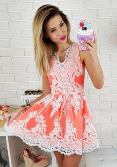 A-Line V-Neck Short Peach Tulle Homecoming Dress with Appliques