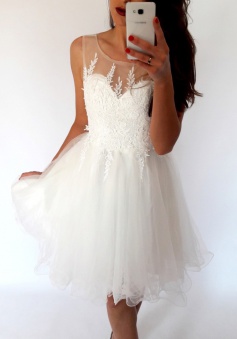 A-Line Bateau Short White Tulle Homecoming Dress with Appliques