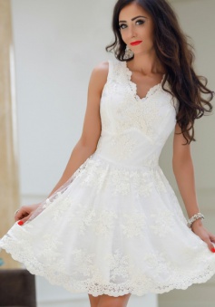 A-Line V-Neck White Tulle Homecoming Dress with Appliques