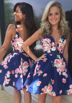 Modern V-neck Short Dark Blue Floral Homecoming Dress Open Back with Beading Waist