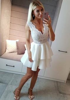A-Line V-Neck Short Tiered White Homecoming Dress with Appliques