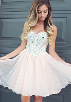 Fabulous Sweetheart Light Champagne Short Homecoming Dress with Beading