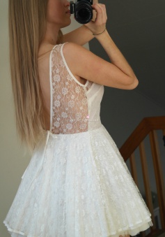 Pretty Short White Sleeveless Lace Backless Short Homecoming/Cocktail Dress