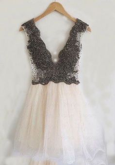 Adorable A-line V-neck Short Tulle Homecoming Dress with Beads