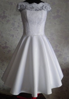 Vintage Scalloped-Edge Cap Sleeves Knee-Length Open Back Lace White Homecoming Dress