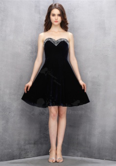 Glamorous Sweetheart Short Black Velvet Homecoming Dress with Beading Top