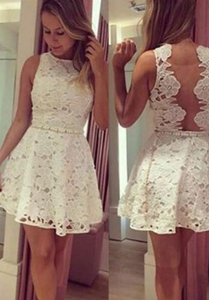 Chic Jewel Sleeveless Short White Lace Homecoming Dress with Pearl Waist