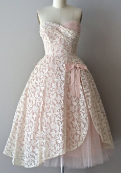 Delicate Sweetheart Tea-Length Pink Lace Homecoming Dress with Bowknot