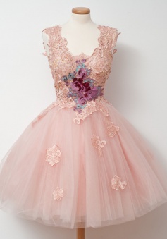 A-Line V-Neck Knee-Length Sleeveless Pink Tulle Homecoming Dress with Appliques