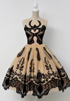 A-Line Crew Knee-Length Sleeveless Champagne Tulle Homecoming Dress with Appliques