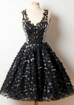 A-Line Deep V-Neck Knee-Length Black Organza Homecoming Dress with Appliques