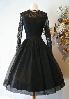 A-Line Jewel Knee-Length Long Sleeves Black Organza Homecoming Dress with Lace