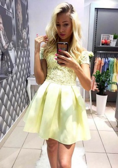 A-Line Off-the-Shoulder Short Yellow Homecoming Dress with Lace Pockets