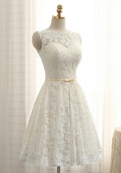 A-Line Bateau Lace-up White Short Lace Homecoming Dress