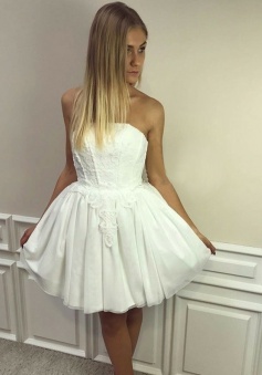 A-Line Strapless Short White Tulle Homecoming Dress with Appliques