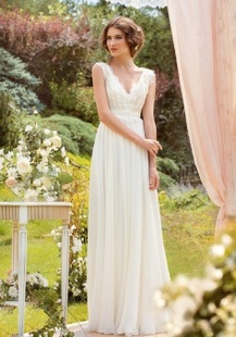 Sleeveless V Neck Chiffon Pleated Wedding Dress With Bow