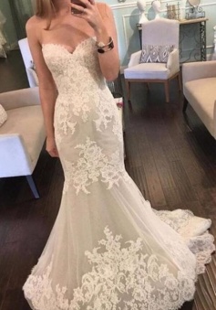 Sexy Sleeveless Low Back Scoop Lace Wedding Dress