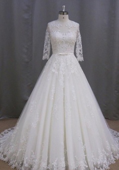 Elegant Half Sleeves Floor-Length Appliques Button Lace Wedding Dress