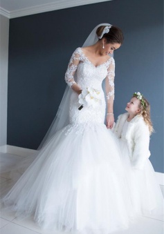 2018 Elegant Lace Tulle Cathedral Wedding Dresses V-neck Mermaid Open Back Bridal Gowns BA3273