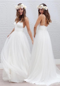 Elegant Simple V-neck Spaghetti Straps Wedding Dress Open Back Summer Formal Dresses