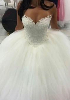 Sweetheart Ball Gown Wedding Dress Sleeveless Amazing Beaded Lace Wedding Dresses BA4355