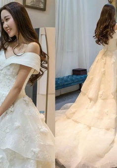 Off-the-Shoulder Glamorous Floor-Length Princess Lace Ruffles Wedding Dress