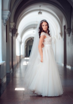 Elegant Tulle Lace Cap Sleeve Split Long Wedding Dress