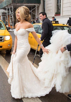 Sexy Mermaid 2018 Wedding Dress Strapless Lace Tulle Bridal Gowns with Cathedral Train