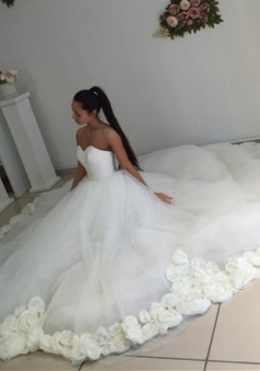 2018 Sweetheart Princess Ball Gown Wedding Dress Open Back Bridal Gowns with Flowers