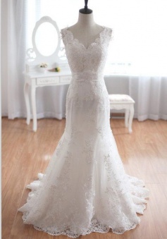 New Arrival V-Neck Mermaid Lace Bridal Gown Bowknot Open Back Sweep Train Wedding Dress