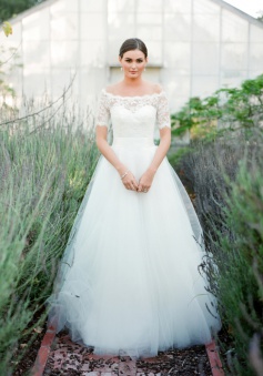 New Arrival Bateau Short Sleeve Lace Wedding Dresses A-Line Tulle Plus Size Bridal Gown