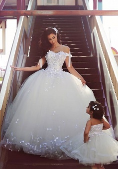 Elegant Off Shoulder White Ball Gown Wedding Dress Lace Tulle Custom Made Puffy Bridal Gowns