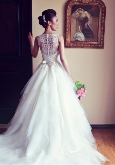 Latest Crystal White Tulle Wedding Dress with Beadings Court Train Lace Formal Bridal Gown