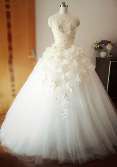 Beautiful Flowers Crystal Long Wedding Dress Sweetheart Ruffles Tulle Ball Gown Bridal Gowns