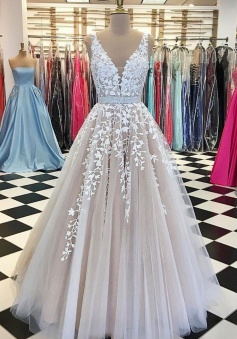 Sexy Appliques V neck Tulle Lace Long Ball Gown Prom Dress